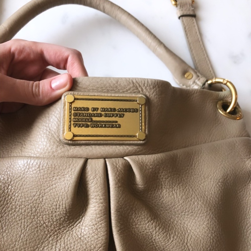 Marc by Marc Jacobs ClassicQ Hillier Hobo Concrete